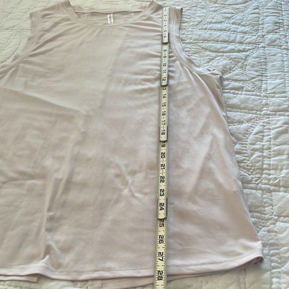 Fabletics Muscle Tank  Tee size L Mesh and split back - Picture 10 of 10